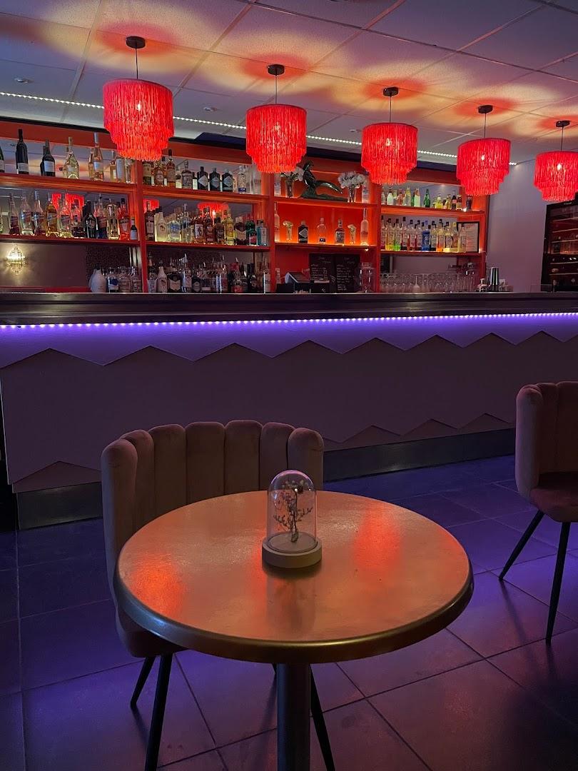 MOMA Dancing Bar - Photo 2